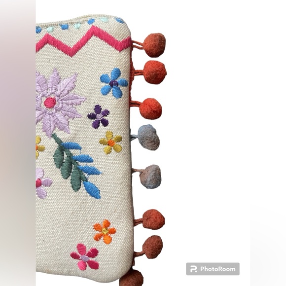 2 Chic embroidered pom tassel clutch - Picture 3 of 6
